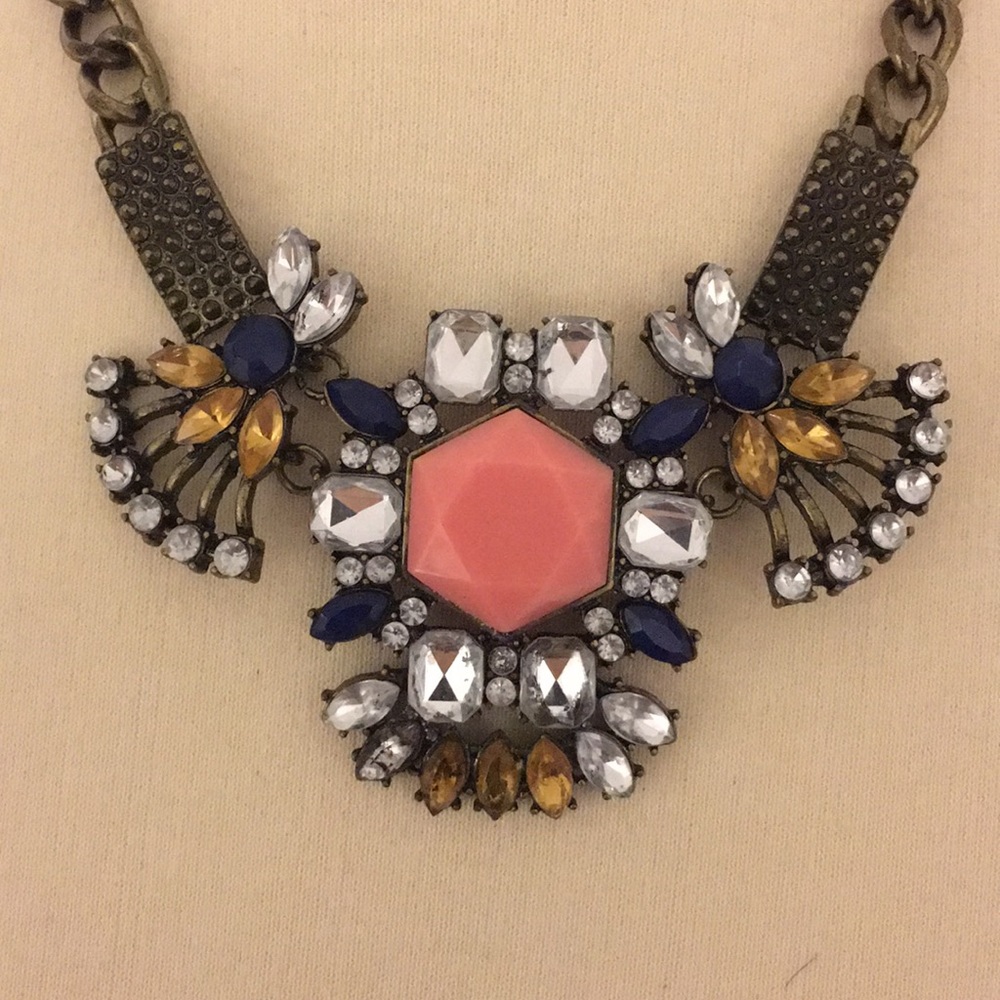 Statement necklace